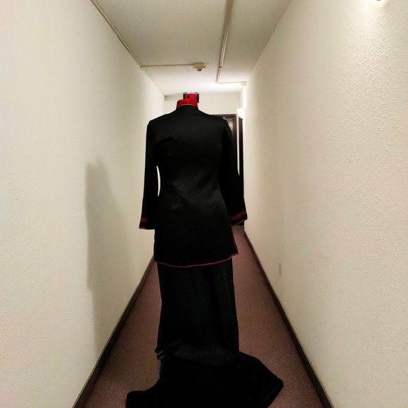 Chinese Embroidered Silk Suit - Picture 3 of 5